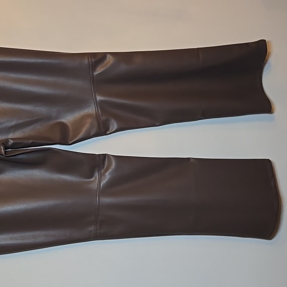 Banana Republic Mid Rise Full Length Bootcut Fit Vegan Leather Trouser Pants - Picture 7 of 13